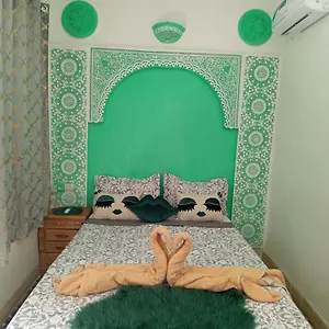 zakaria-riad.marrakeshhotelsmorocco.com/